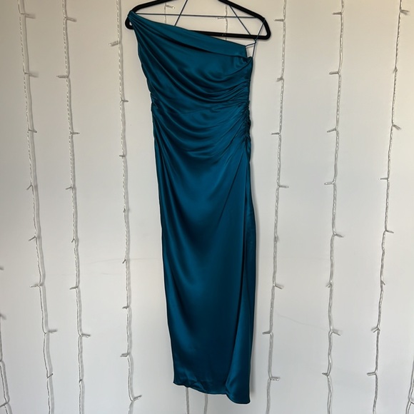 The Sei Twist Cowl Ruched Dress in Peacock 4 - Picture 3 of 8